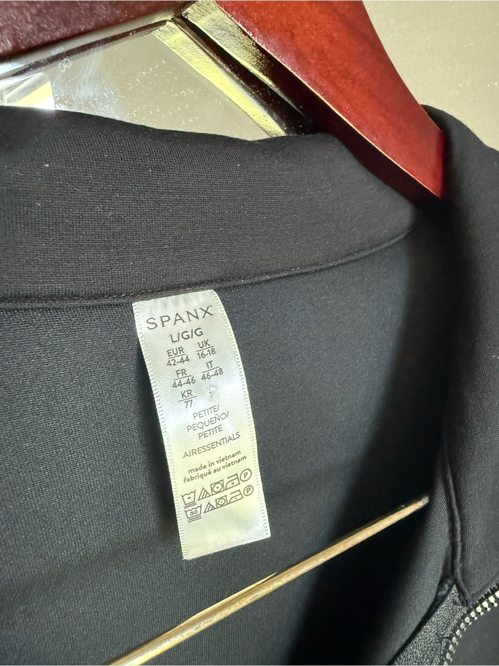 Spanx Air Essentials 
Wide Leg Zip Jumpsuit 
Soft LongSleeve Effortless Travel - Picture 7 of 7